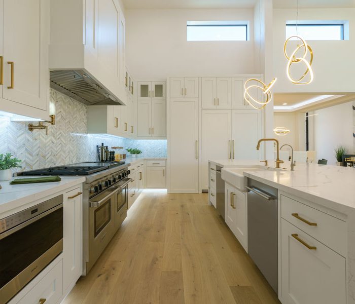beach-residence-modern-white-kitchen-island